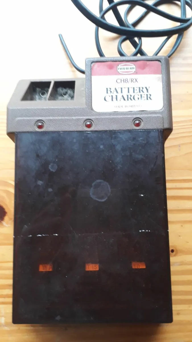 Vintage Ever Ready Battery Charger - Image 2