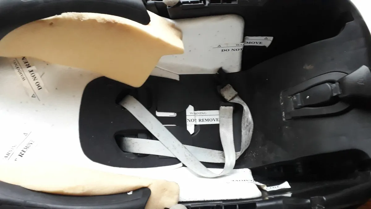 Free Maxi Cosy Car Seat - Image 1