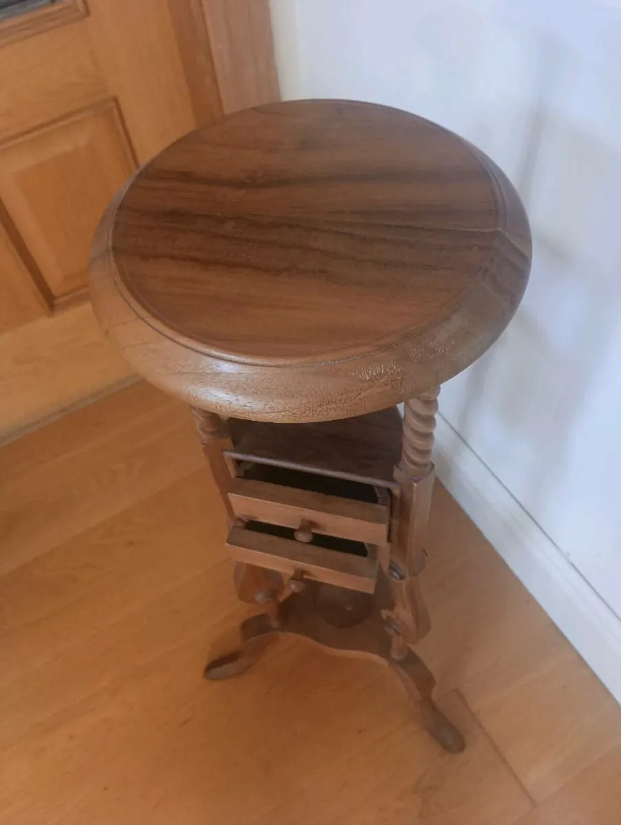 Beautiful oak 3ft corner table,new unwanted gift, - Image 3