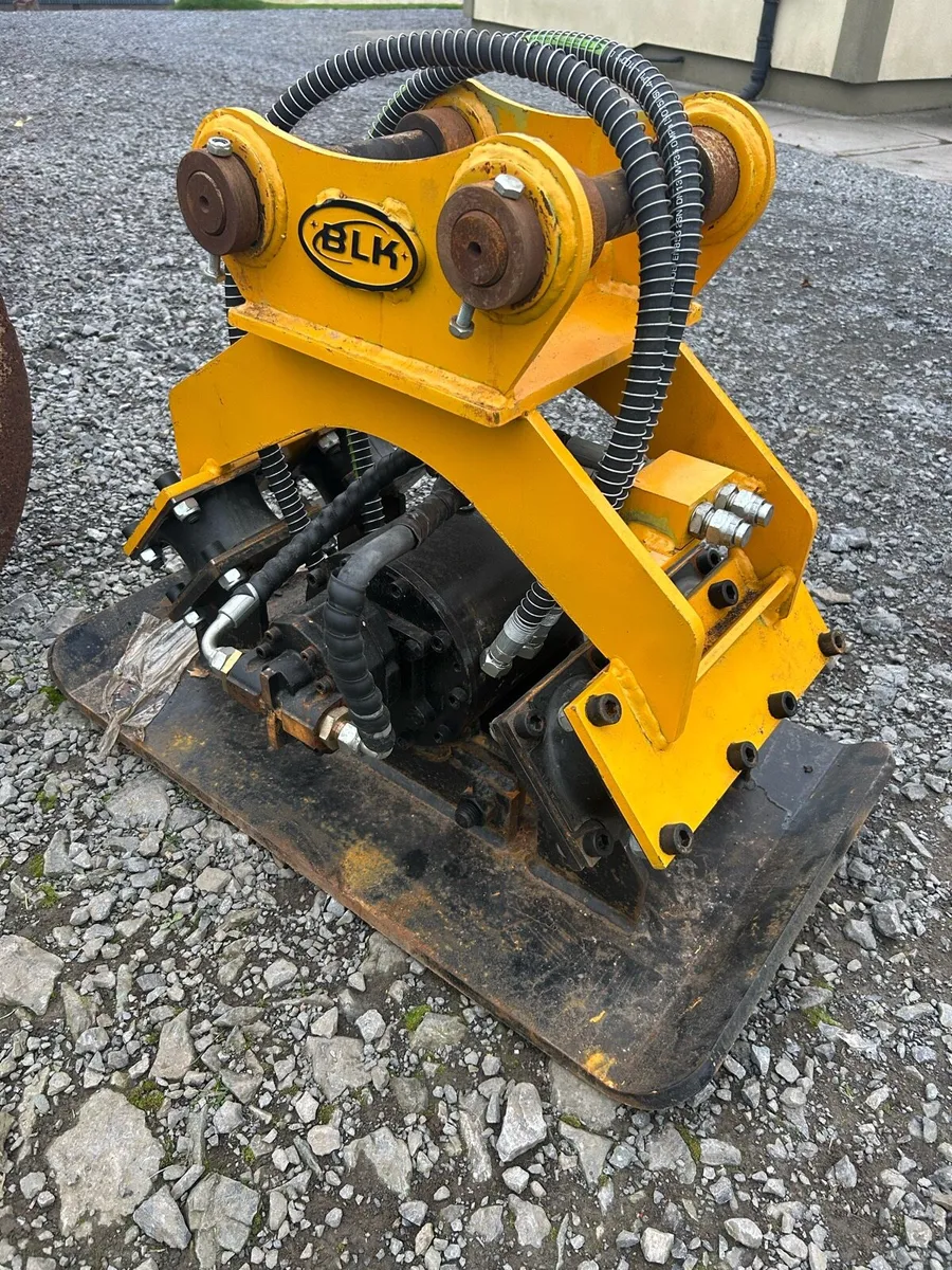 Unused 45mm Pin BLK Compactor suit 4-7t digger - Image 1