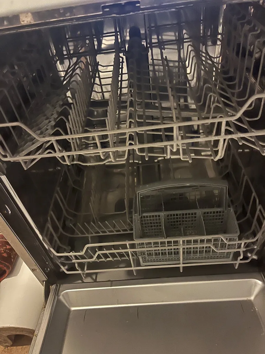 Dishwasher - Image 2