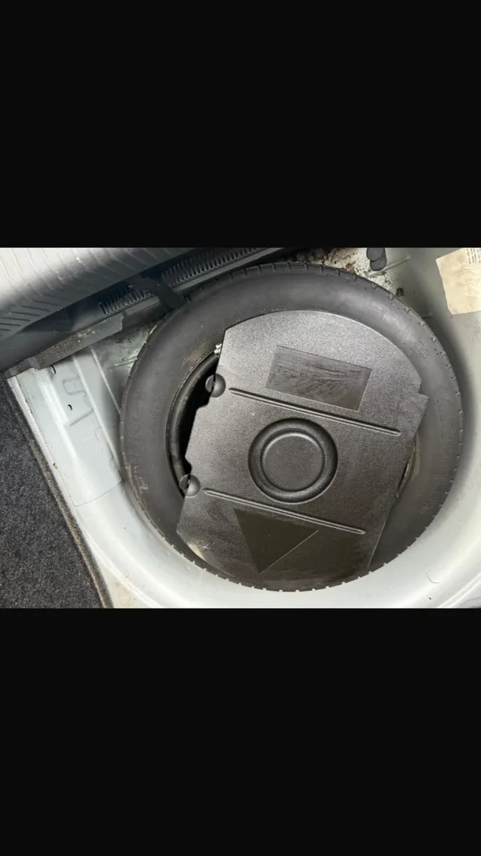 AUTOMATIC !!only 60.000mil Volkswagen Polo 2003 - Image 3