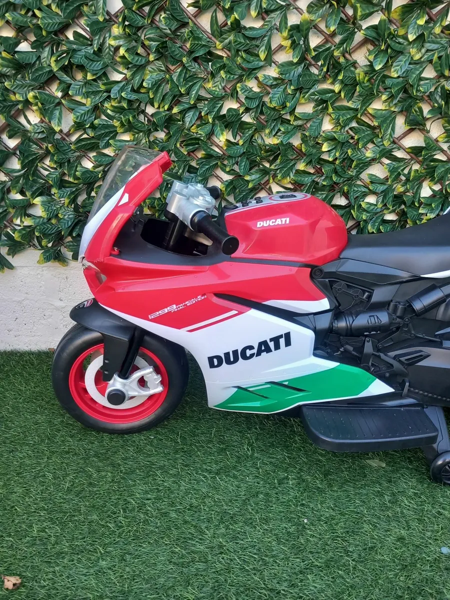 Kids ducatti ride on motorcycle - Image 2