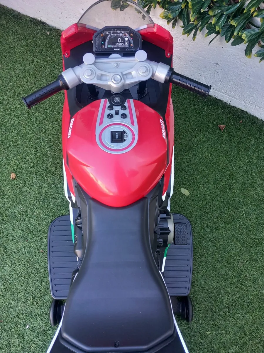Kids ducatti ride on motorcycle - Image 4