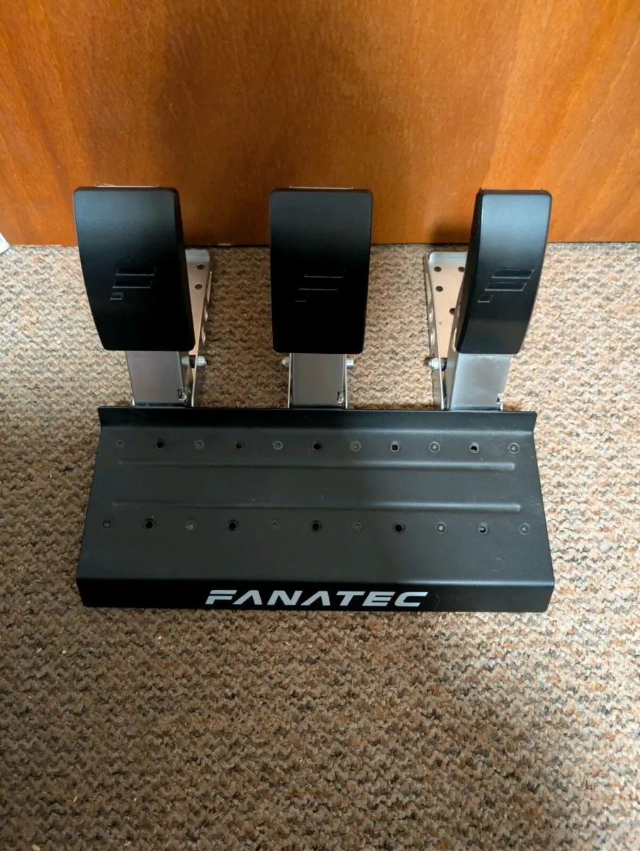 🏎️ Fanatec CSL DD 8 Nm Complete Sim Racing Setup - Image 4