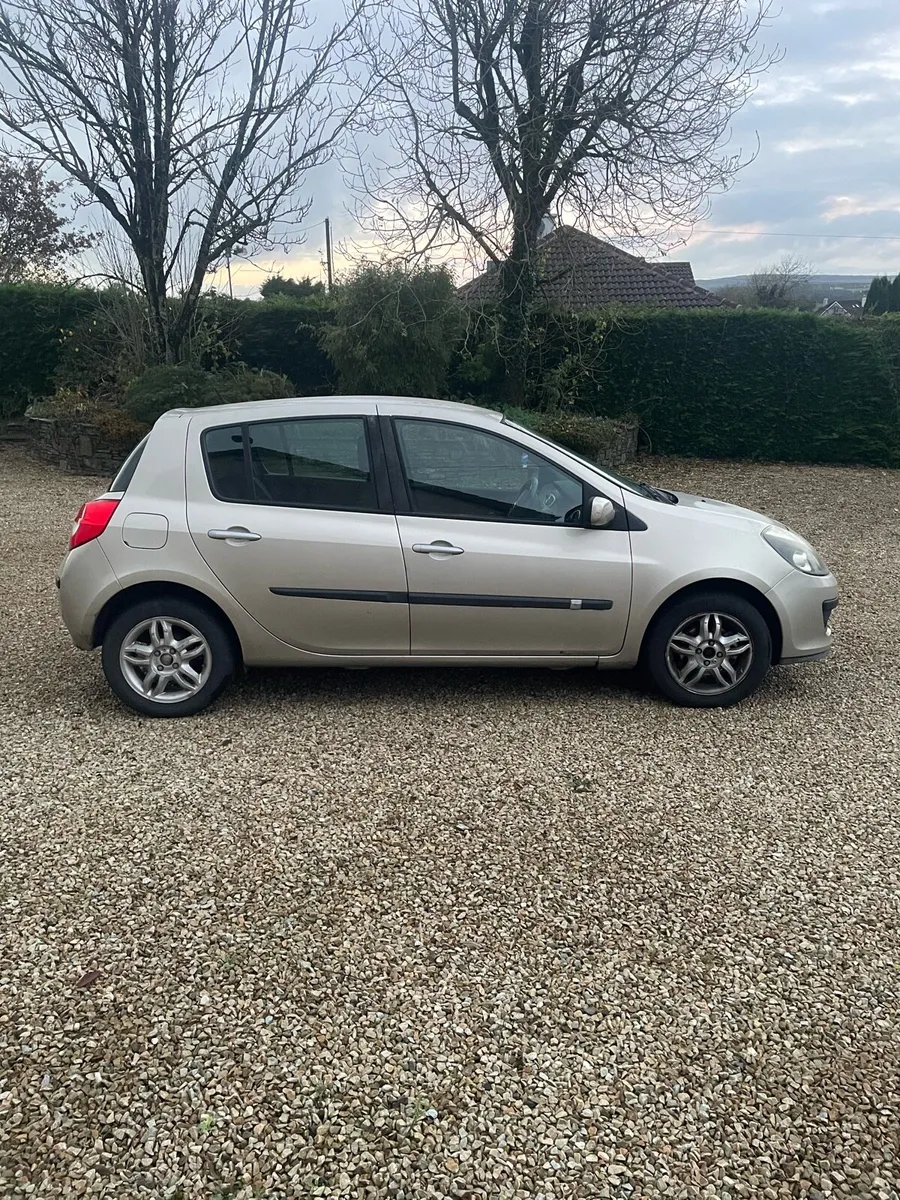 FOR SALE: Renault Clio 2006 - LOW MILEAGE - Image 3