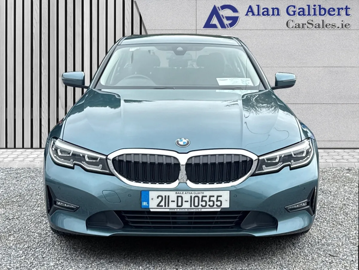 BMW 3-Series 2.0 Plug In Hybrid Sport  Auto €119 P - Image 4