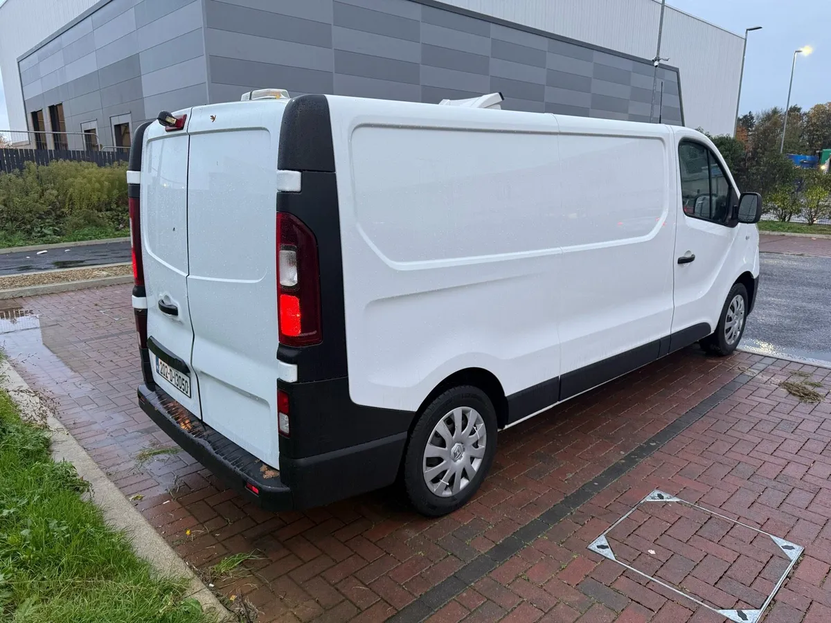 Renault Trafic 202 - Image 4