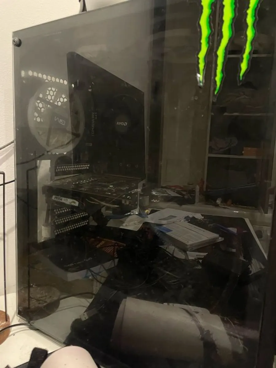 Gaming Pc, monitor and keyboard (pc has one issue) PLEASE MAKE OFFERS BELLOW - Image 1