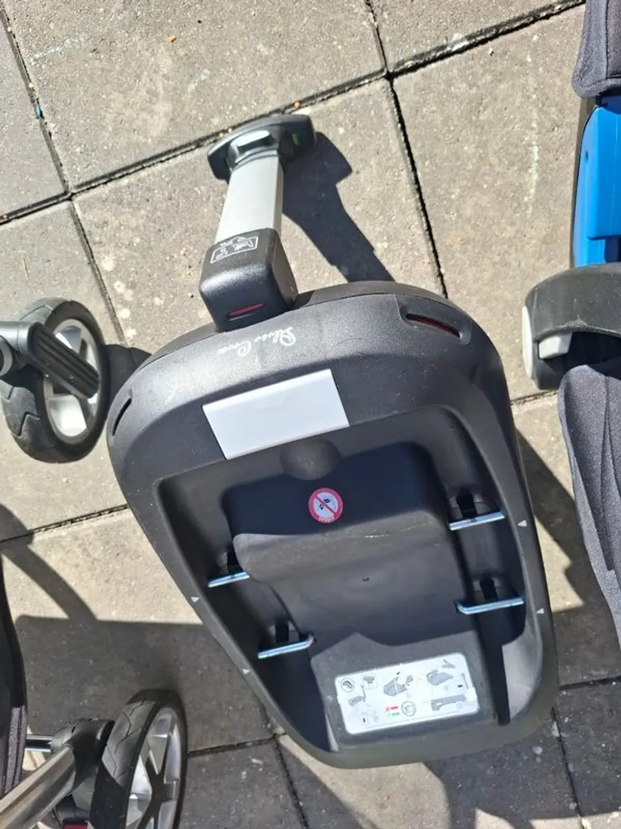 Silver Cross Pioneer 3 in 1 Travel System - Image 4