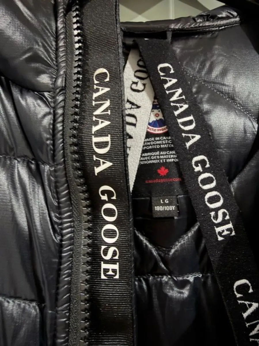 Canada Goose Crofton Hoodie - Image 3