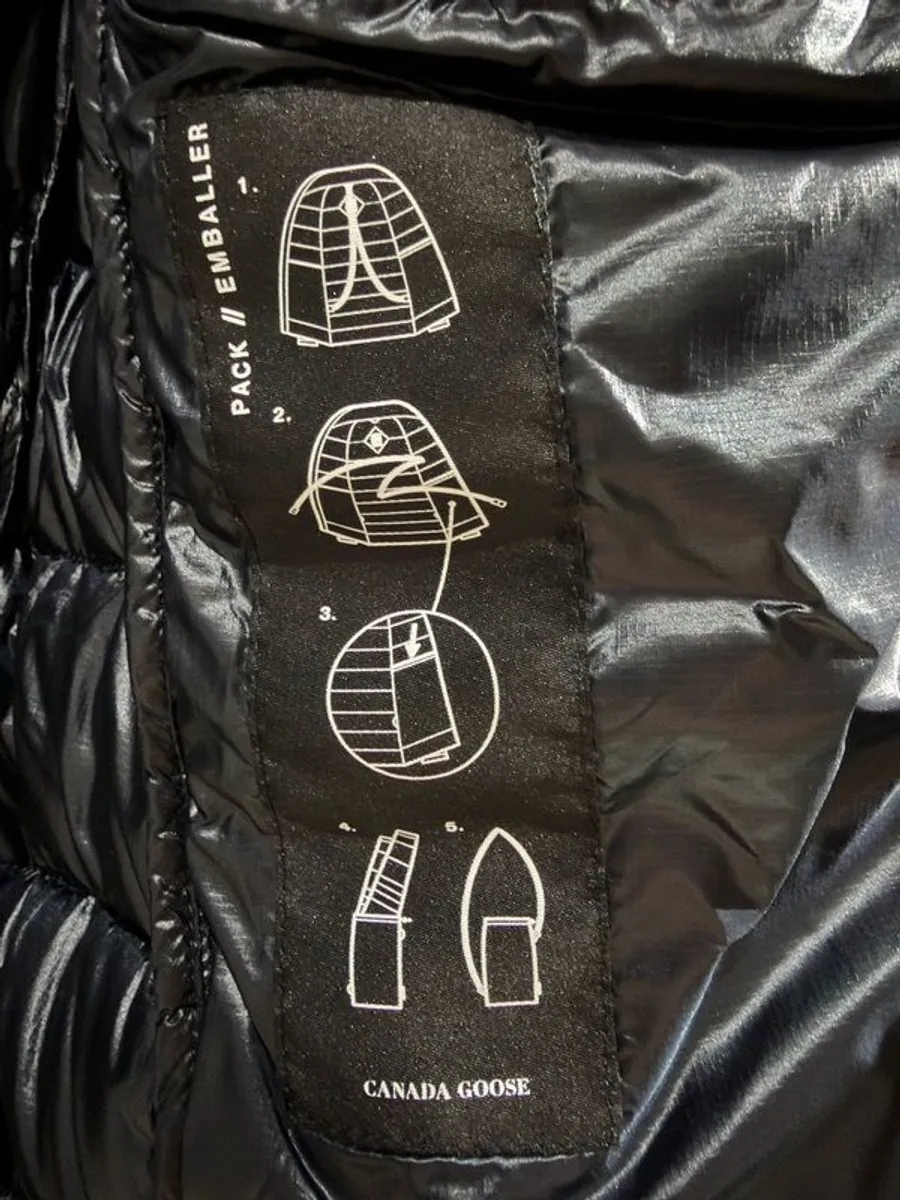 Canada Goose Crofton Hoodie - Image 4