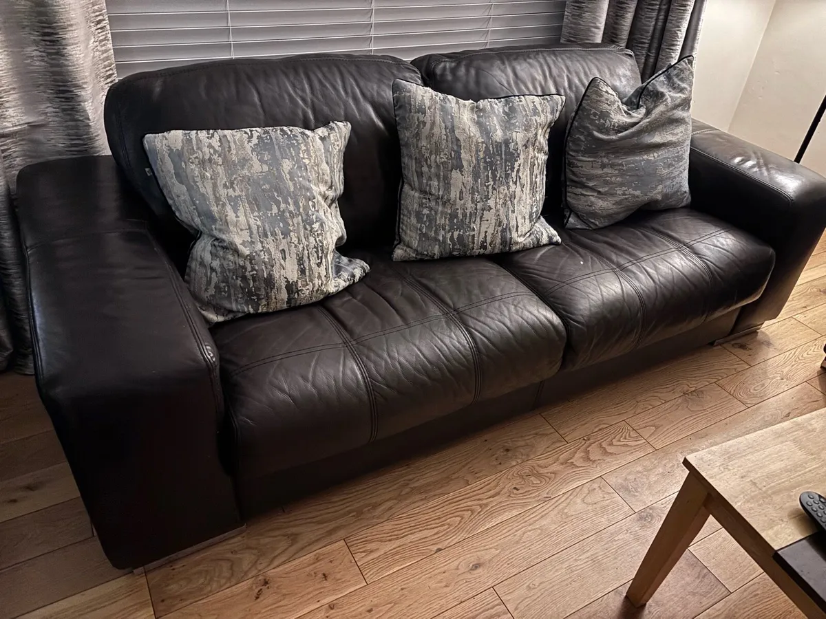 3 + 2 seater Italian Leather sofa - Image 1