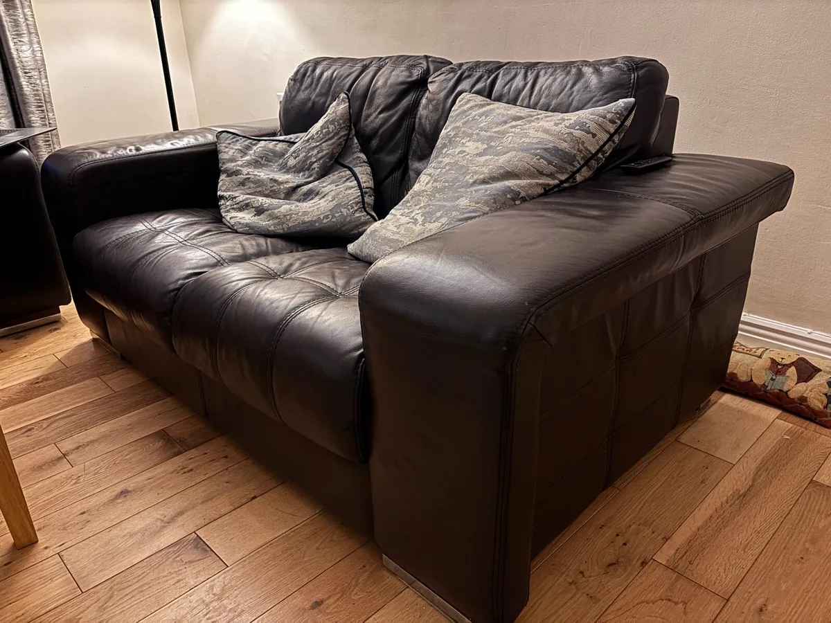 3 + 2 seater Italian Leather sofa - Image 2