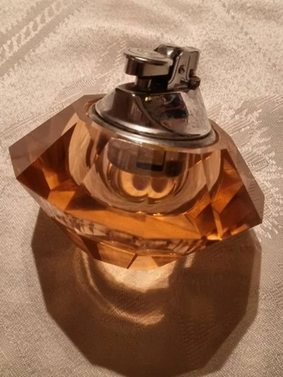 Vintage Japanese Lighter - Image 2