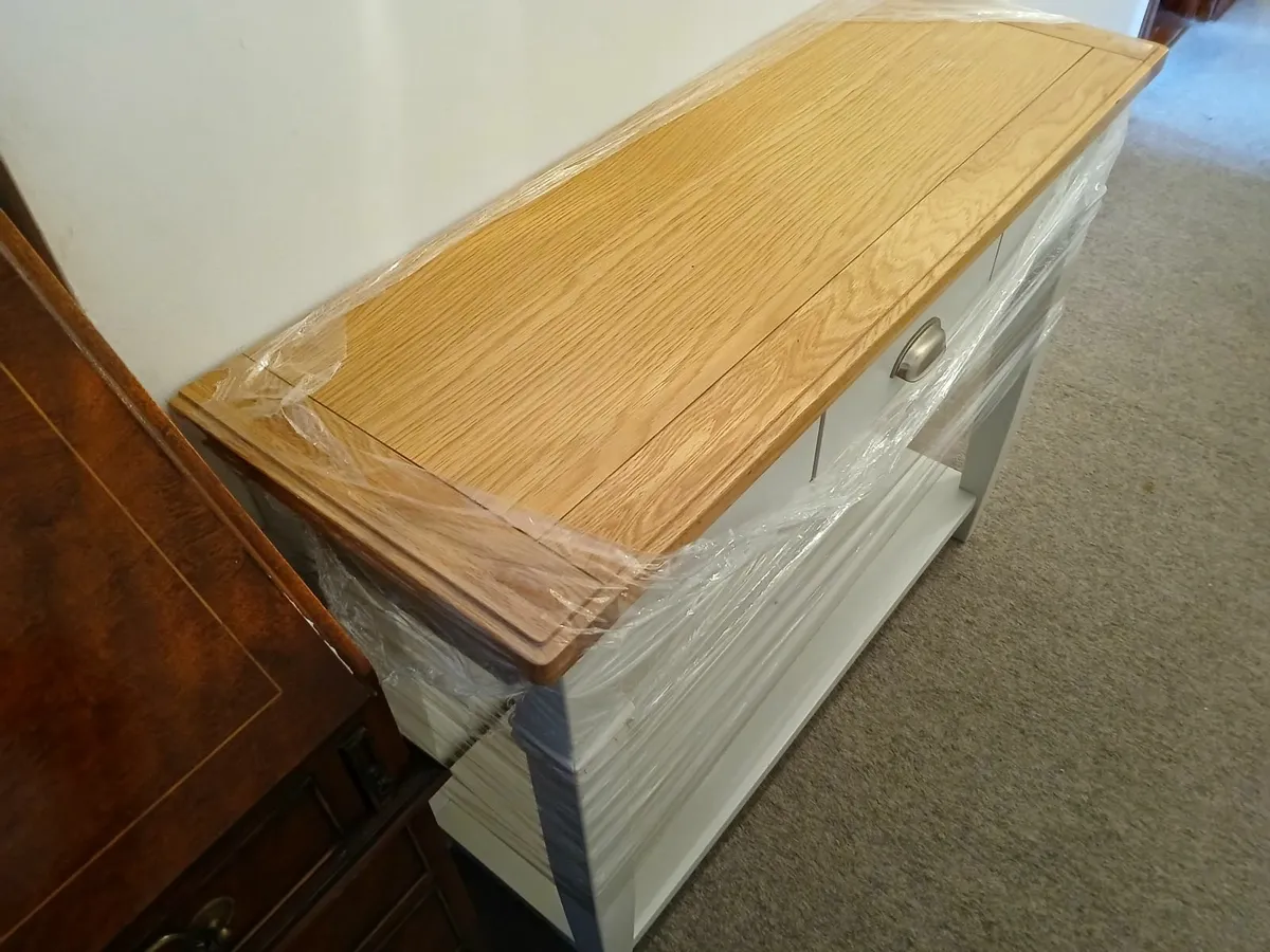 Reception table /new...delivered - Image 1