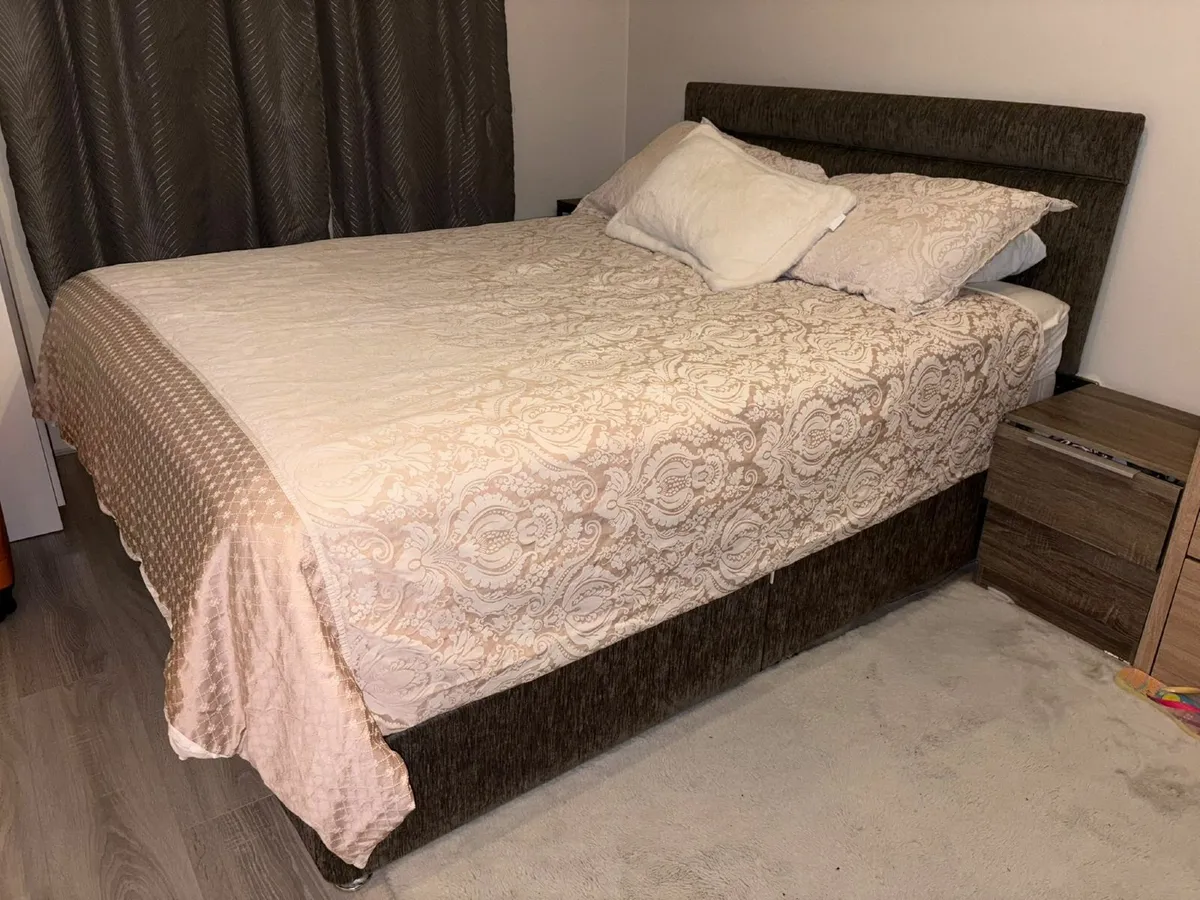 Bed set kingsize, chest of drawers - Image 3