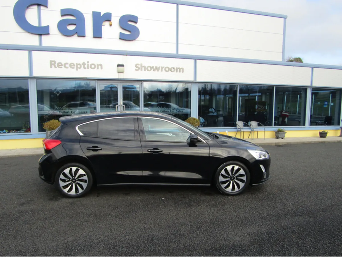 Ford Focus 1.0 ZETEC 5DR - Image 3