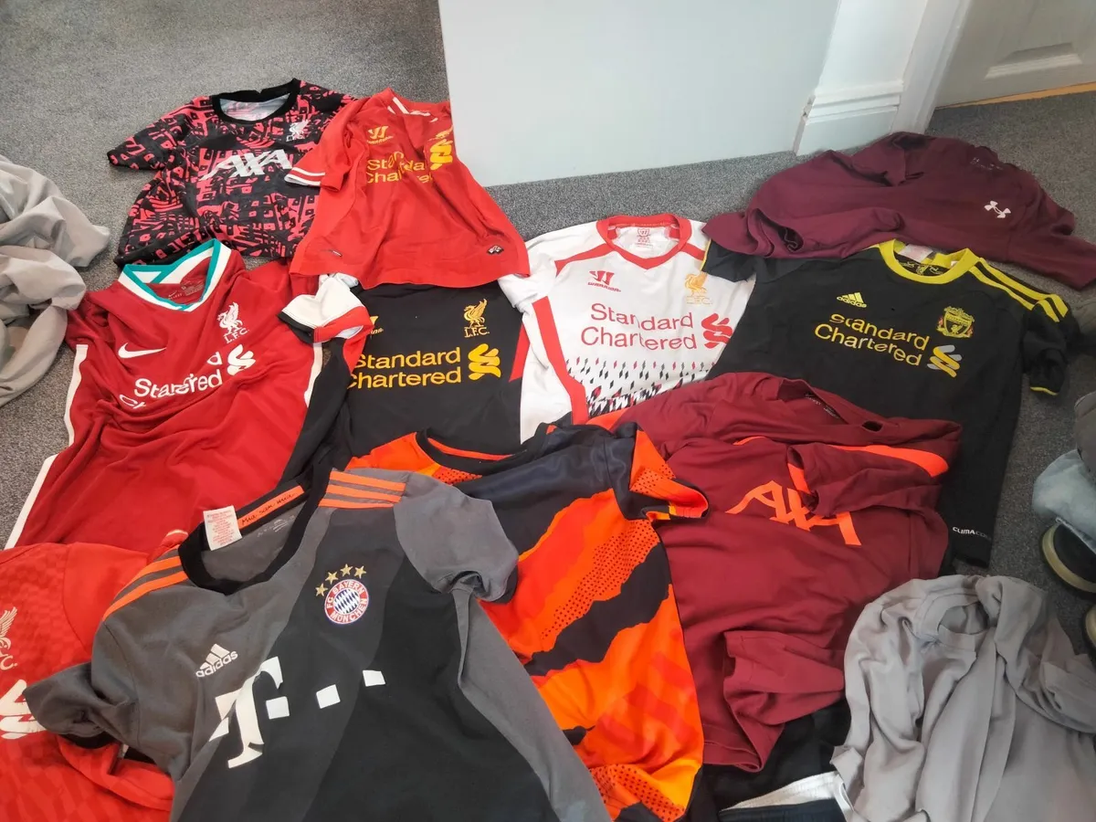 Boys  Liverpool jerseys - Image 1