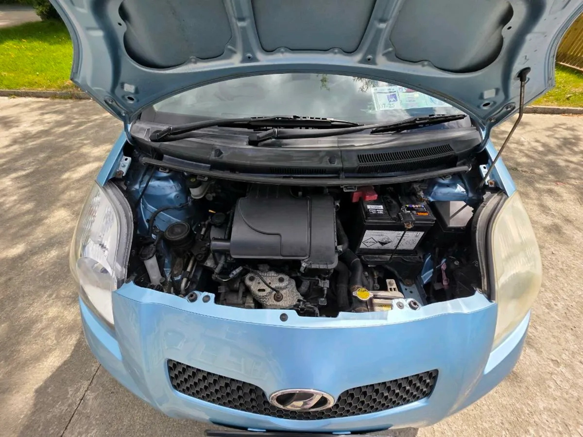 Toyota vitz 2007 automatic - Image 3