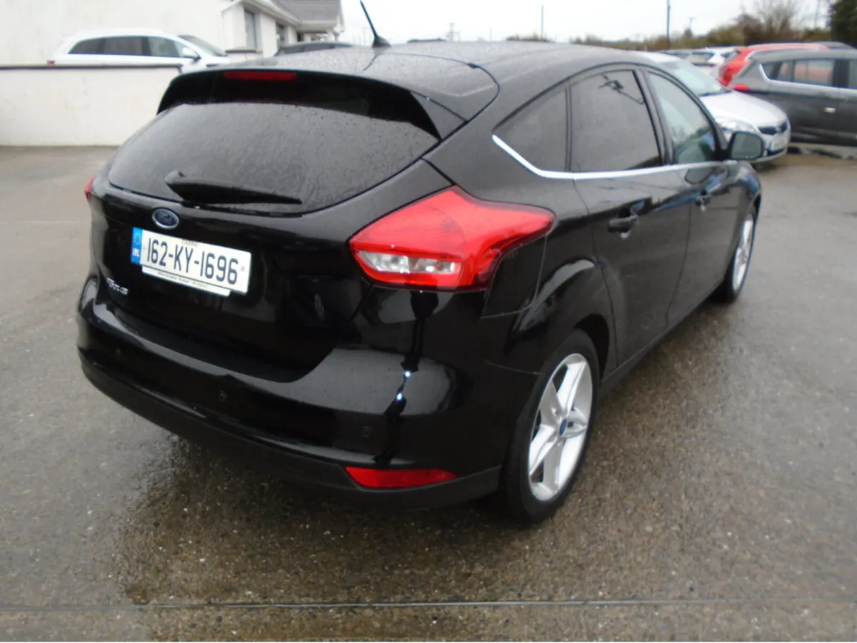 Ford Focus 1.5 TDCI ZETEC 120PS 5DR - Image 3