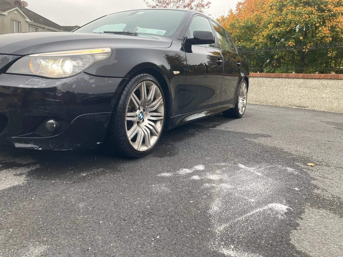 BMW E60 2009 - Image 2