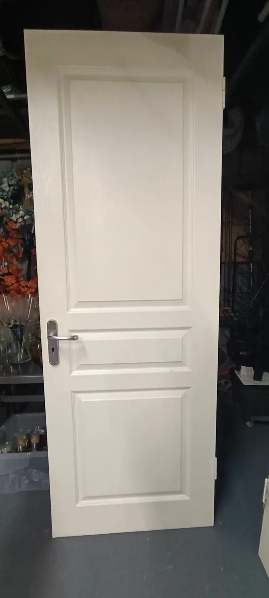 5 x White internal doors - Image 2