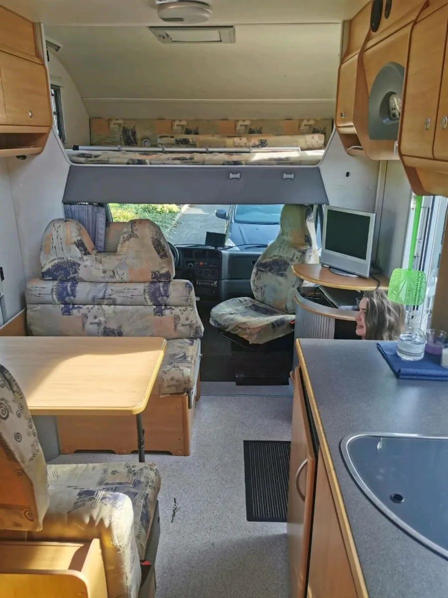 Knauss Sun Traveller 6 berth camper - Image 4