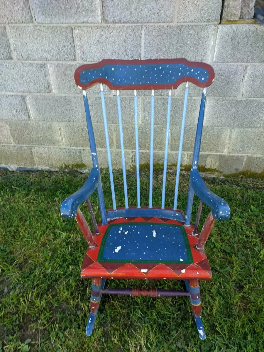 Vintage wooden rocking chair - Image 1