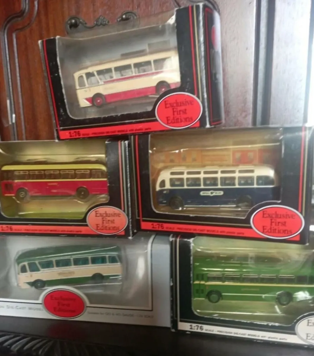 5 ...1st.. EDITION... BUSS .. DIE. CAST