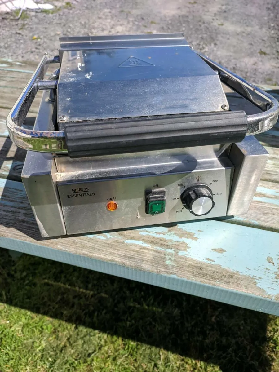 Panini grill machine - Image 2