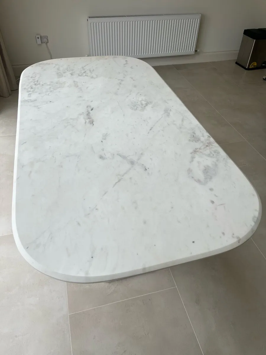 Curved Marble & Natural Mango 1.8M Dining Table - Image 3
