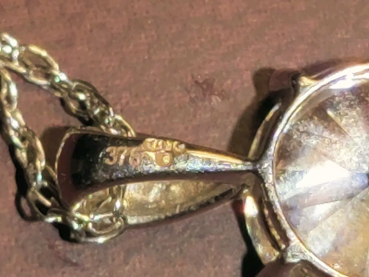 ELEGANT ROUND CRYSTAL, 9CT White Gold New Necklace - Image 4