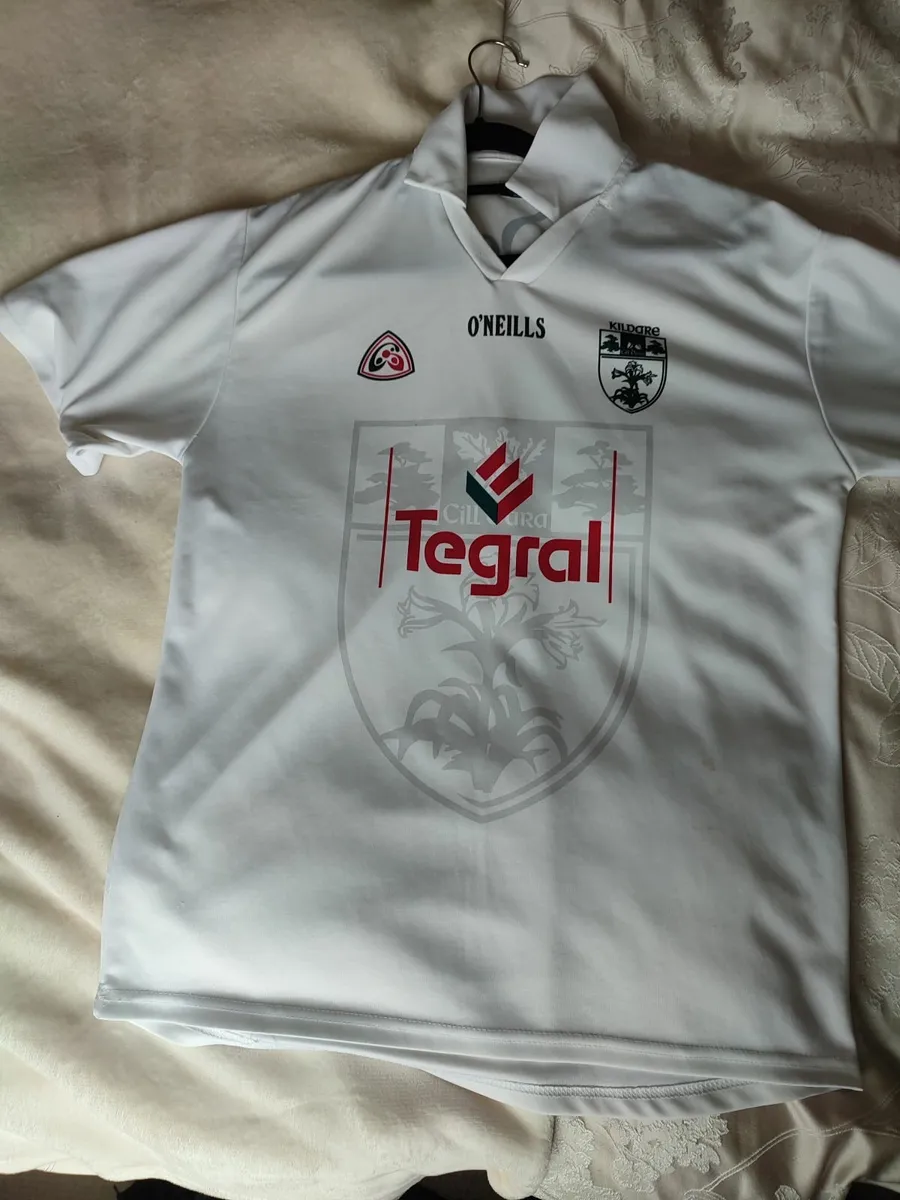 Kildare Vintage GAA Jersey 2002. Size Small - Image 2