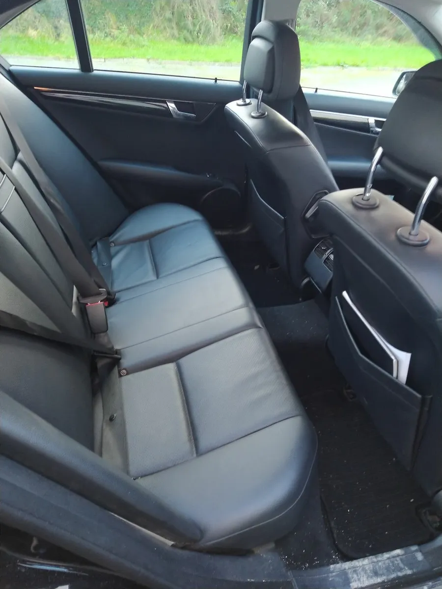 Mercedes-Benz C-Class 2009 - Image 4