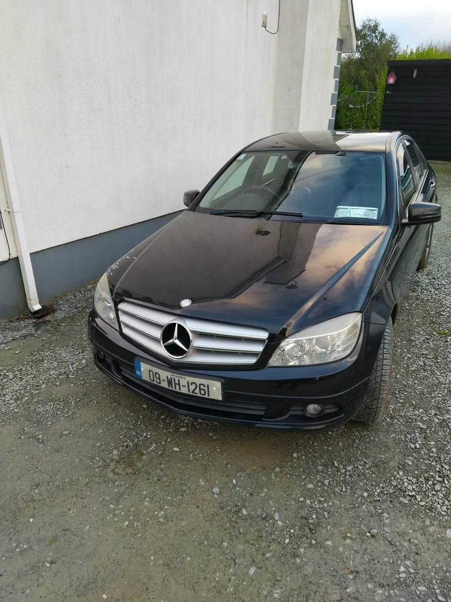Mercedes-Benz C-Class 2009 - Image 2
