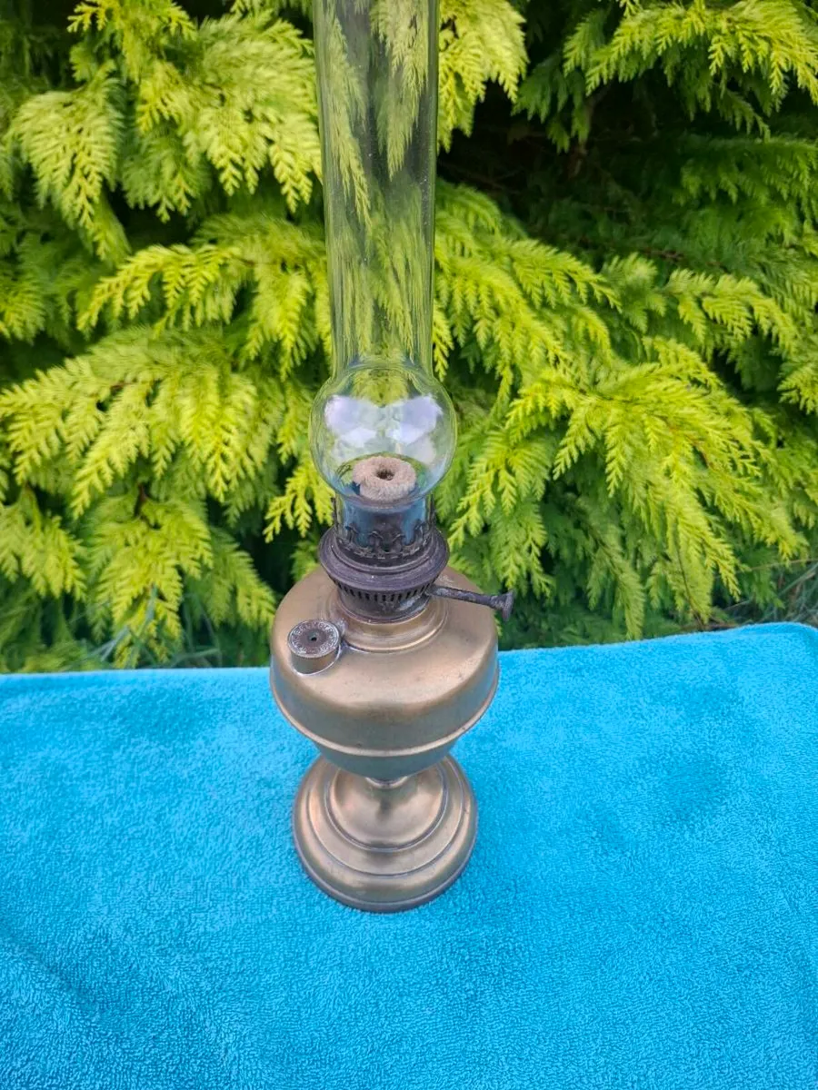 Parafin brass oil lamp postage possible - Image 2