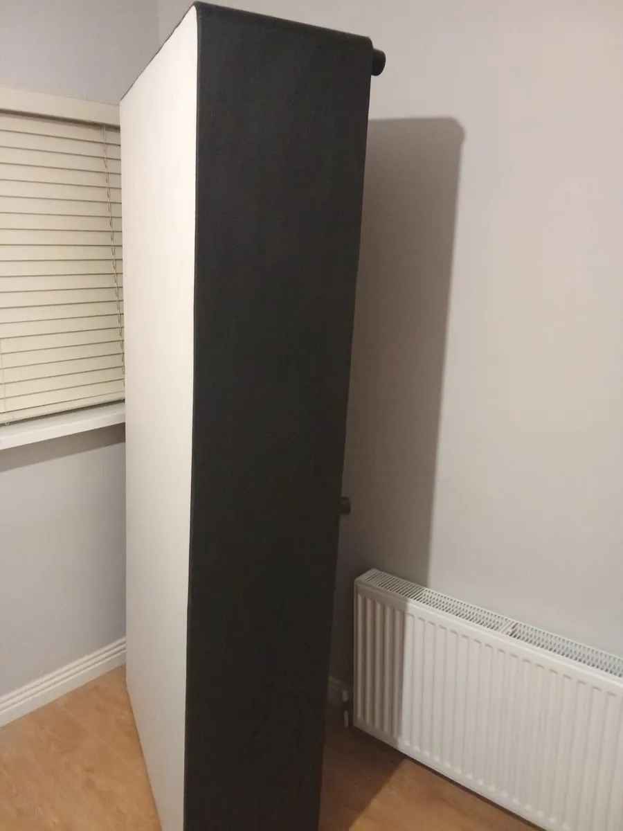 Single bed - Image 1