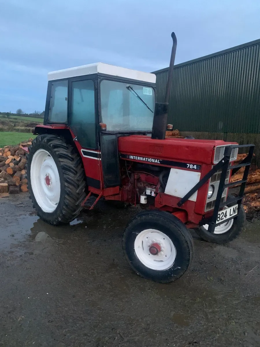 International 784 - Image 1