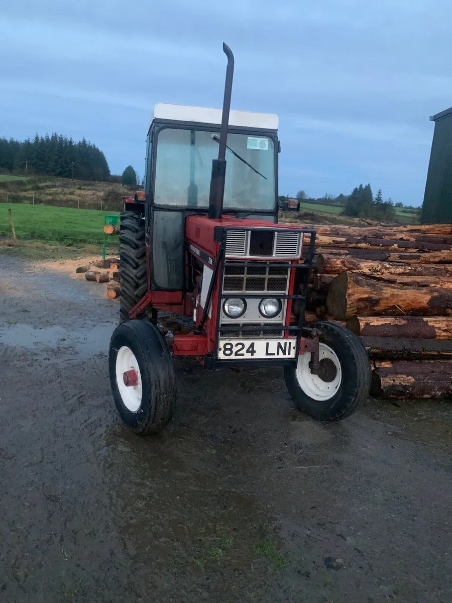 International 784 - Image 2