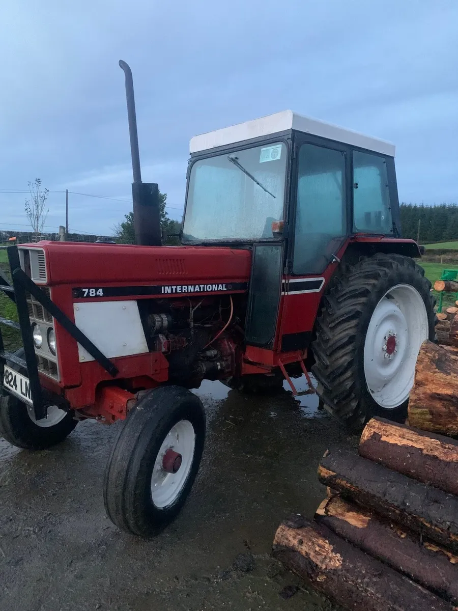 International 784 - Image 4
