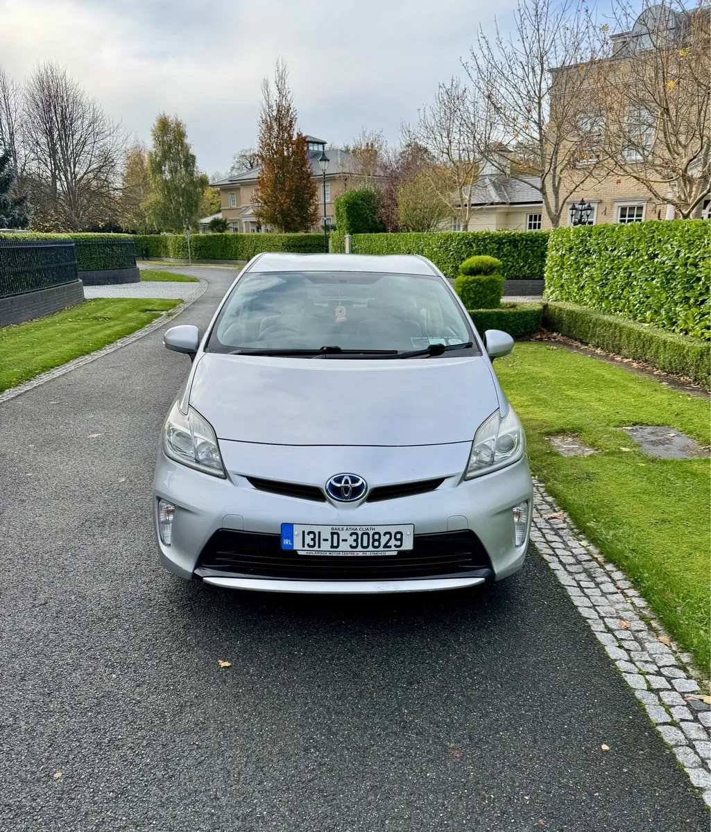Toyota Prius 1.8L hybrid - Image 2
