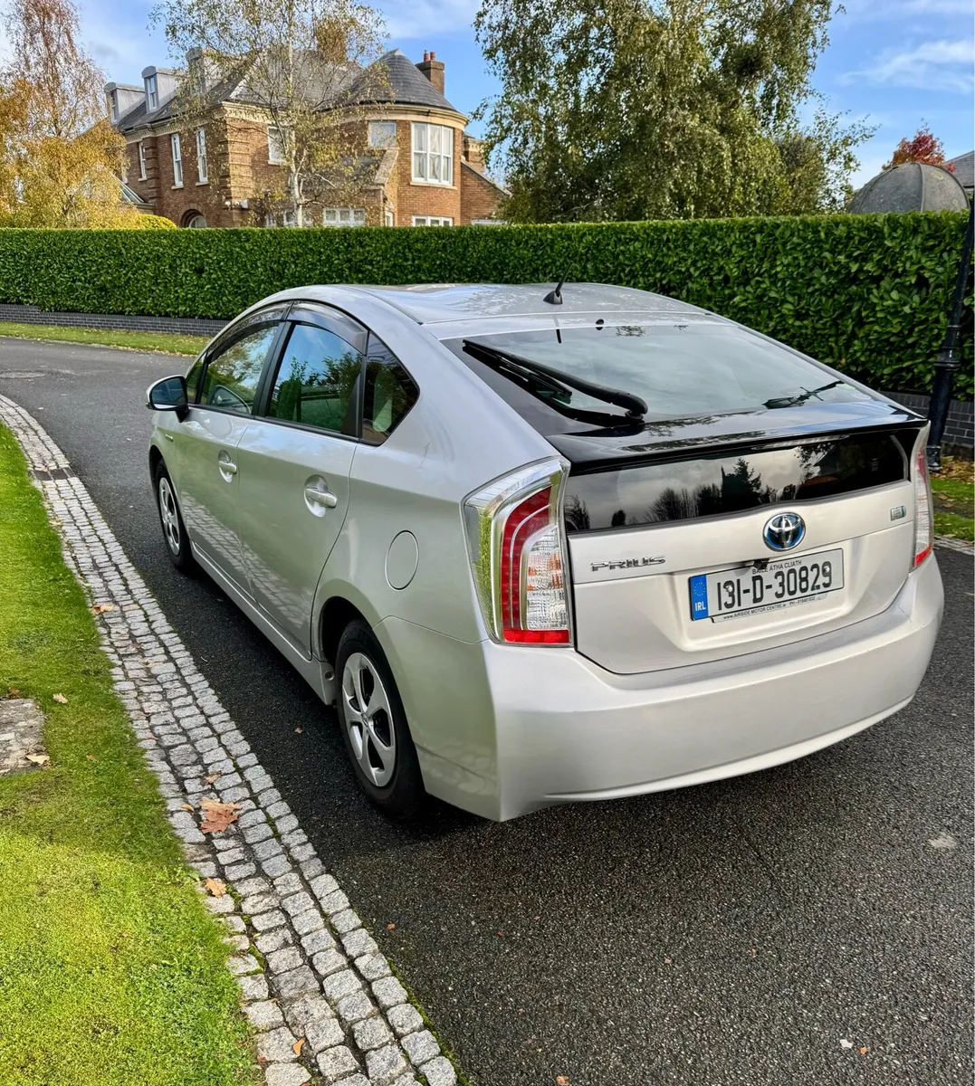 Toyota Prius 1.8L hybrid - Image 4