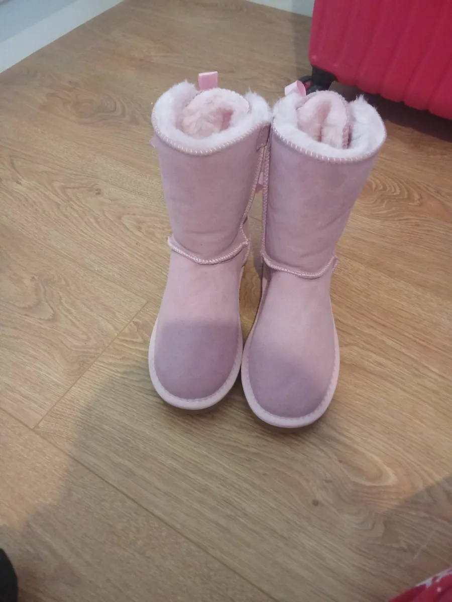 Uggs - Image 2