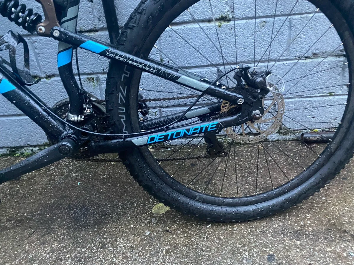 Carrera Detonate 27,5 disc brakes bike - Image 4