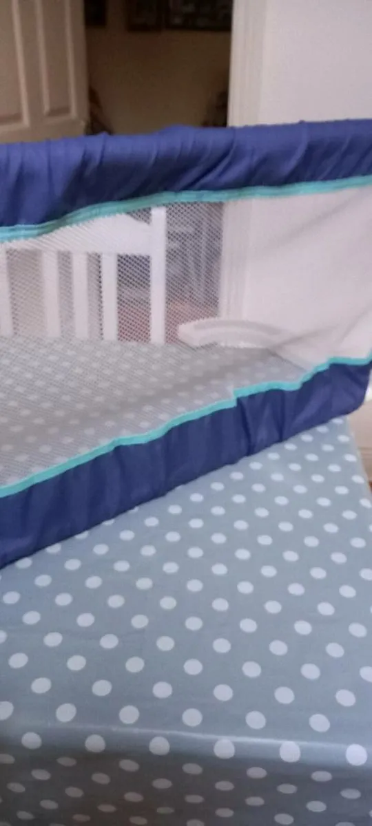 Bed safety rail - Image 3