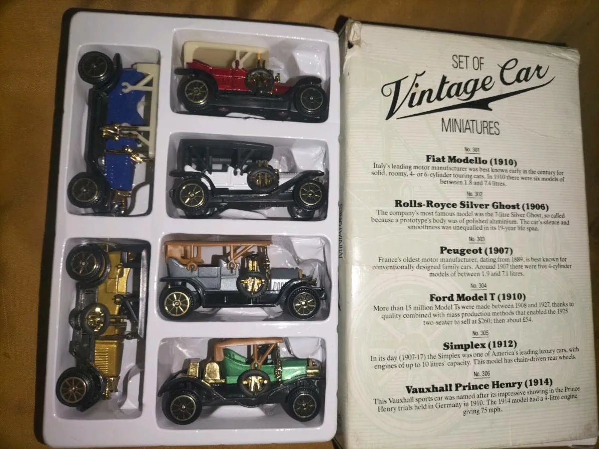 A SET OF VINTAGE CAR MINIATURES DIE CAST FREE POST