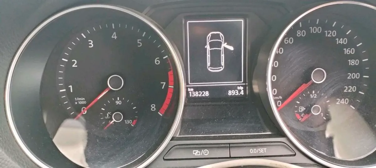 Volkswagen Polo AUTO - Image 1