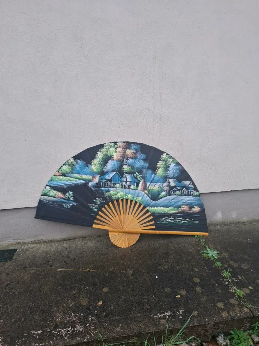 Large decorative fan - Image 1