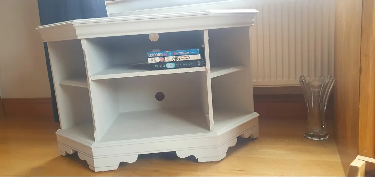 Rossmore TV unit - Image 1